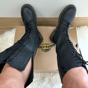 Dr. Martens Black Leather Virginia Boot 9